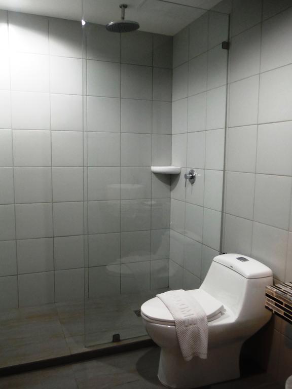 Shooters Guesthouse Паттайя Номер фото